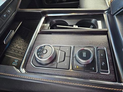 Used 2022 Ford Expedition Platinum image 15