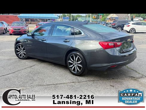Used 2017 Chevrolet Malibu LT w/ Leather Package FWD image 6