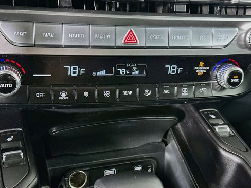 Used 2025 Kia Telluride S AWD/4WD image 24