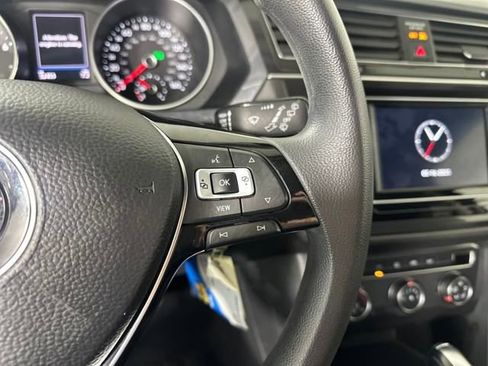 Used 2021 Volkswagen Tiguan S image 16