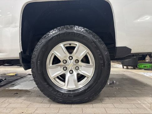 Used 2018 Chevrolet Silverado 1500 LT w/ All Star Edition image 24