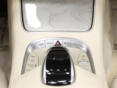 Used 2017 Mercedes-Benz S 550 Cabriolet image 39