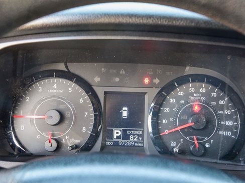 Certified 2017 Toyota Sienna LE image 29