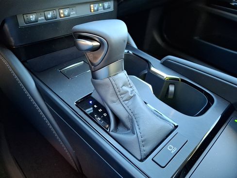 New 2025 Lexus ES 350 Premium image 11