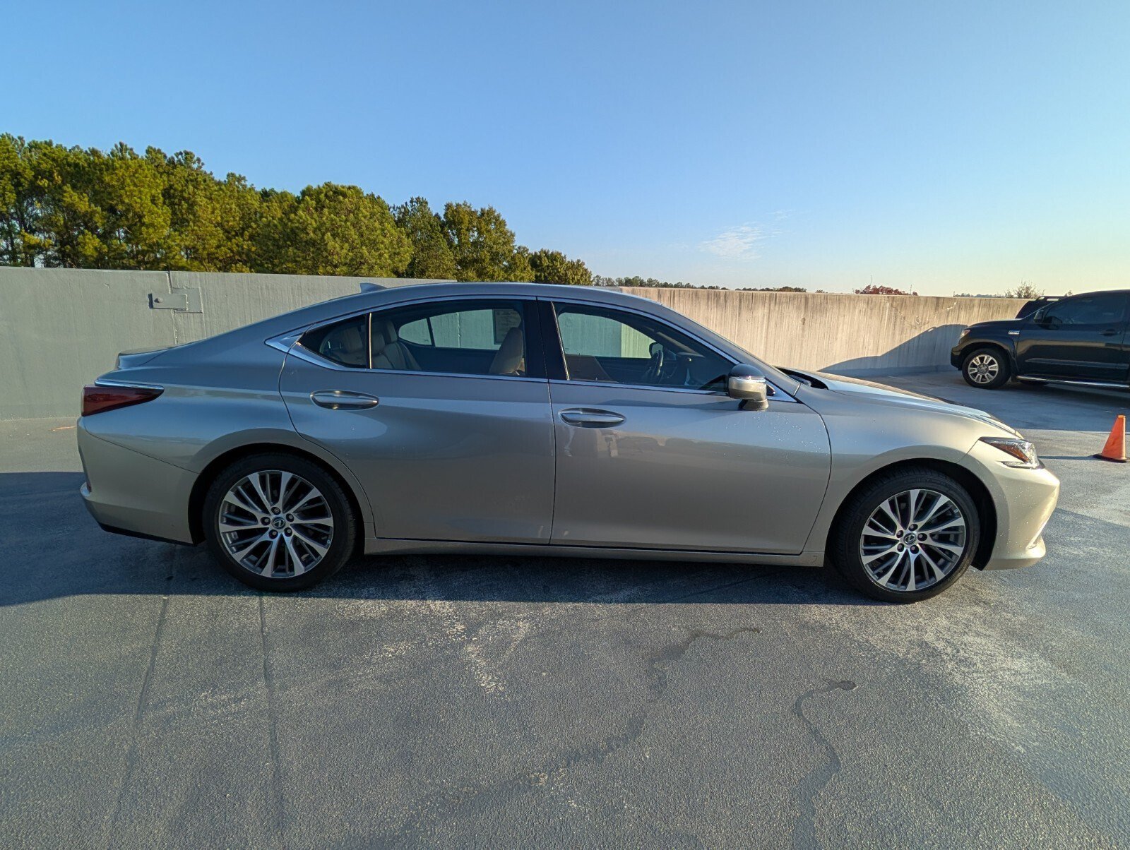 Used 2021 Lexus ES 350 w/ Premium Package FWD image 6