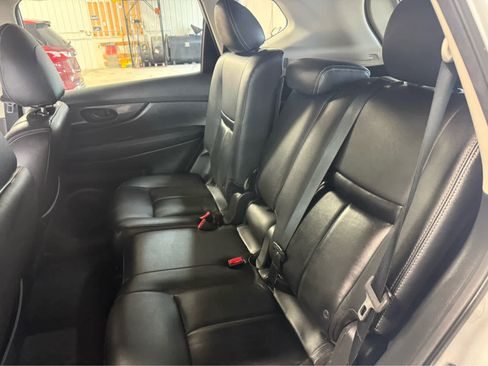 Used 2019 Nissan Rogue S AWD/4WD image 15