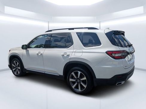 Used 2025 Honda Pilot Elite image 5