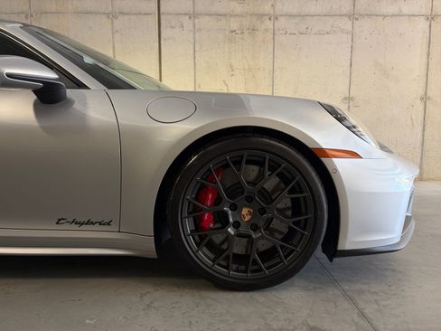 Certified 2025 Porsche 911 Carrera GTS RWD image 11