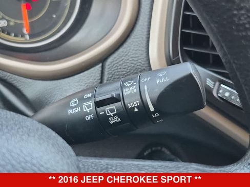 Used 2016 Jeep Cherokee Sport FWD image 24