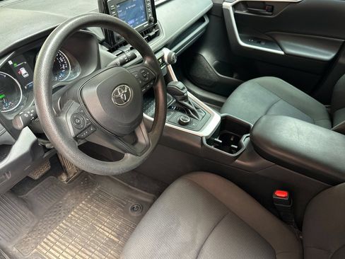 Used 2022 Toyota RAV4 LE AWD/4WD image 11