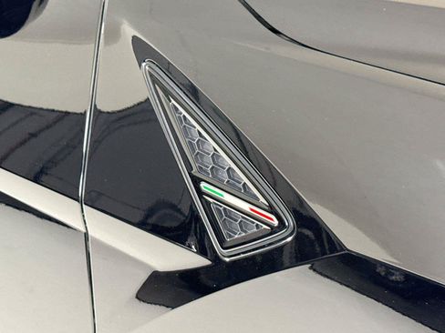 Used 2020 Lamborghini Urus AWD/4WD image 39