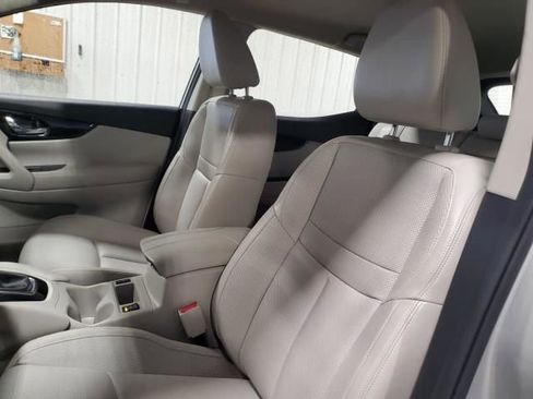 Used 2022 Nissan Rogue Sport SL image 21