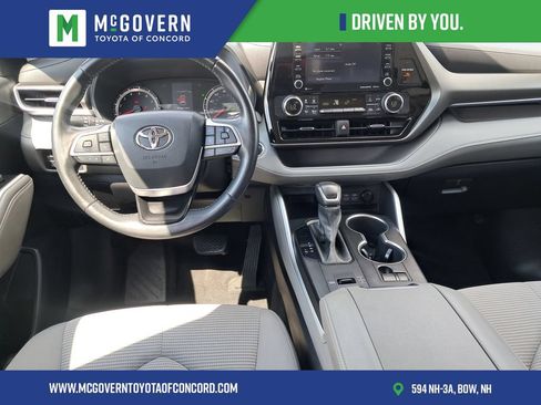 Used 2022 Toyota Highlander LE FWD image 22