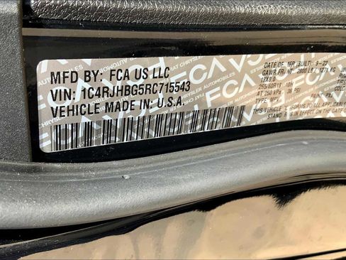 Used 2024 Jeep Grand Cherokee Limited image 32