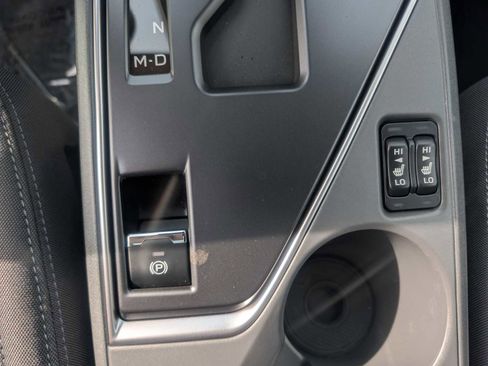 Used 2025 Subaru Crosstrek 2.0i Premium image 14