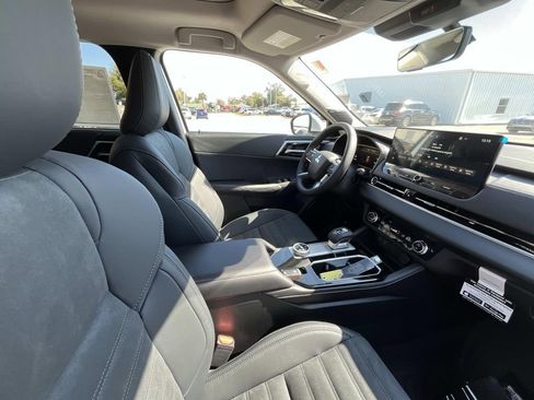 New 2026 Mitsubishi Outlander SE FWD image 17