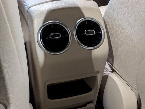 Used 2022 Mercedes-Benz GLB 250 4MATIC image 24