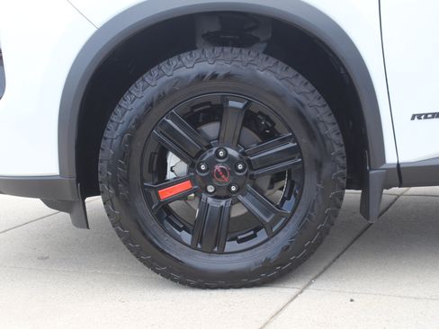 Used 2025 Nissan Rogue SV AWD/4WD image 32