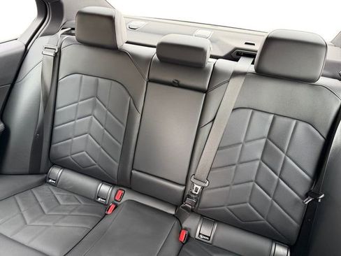 Used 2024 BMW 540i xDrive w/ Premium Package image 22