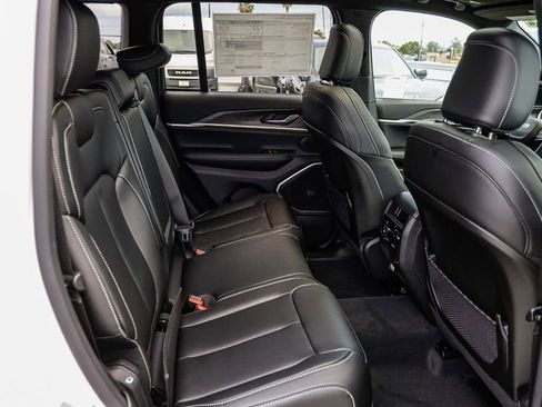 New 2026 Jeep Grand Cherokee Limited AWD/4WD image 20