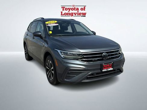 Used 2024 Volkswagen Tiguan S image 7
