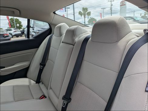 Used 2025 Nissan Altima 2.5 SV FWD image 27