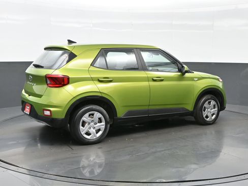 Used 2020 Hyundai Venue SE image 6