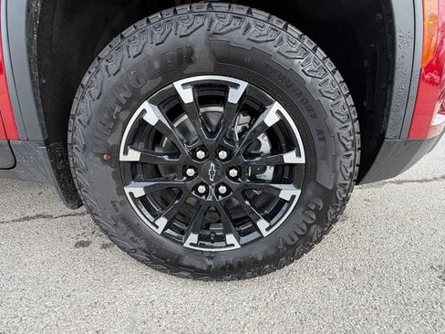 Used 2025 Chevrolet Traverse Z71 w/ Driver Confidence Package image 25