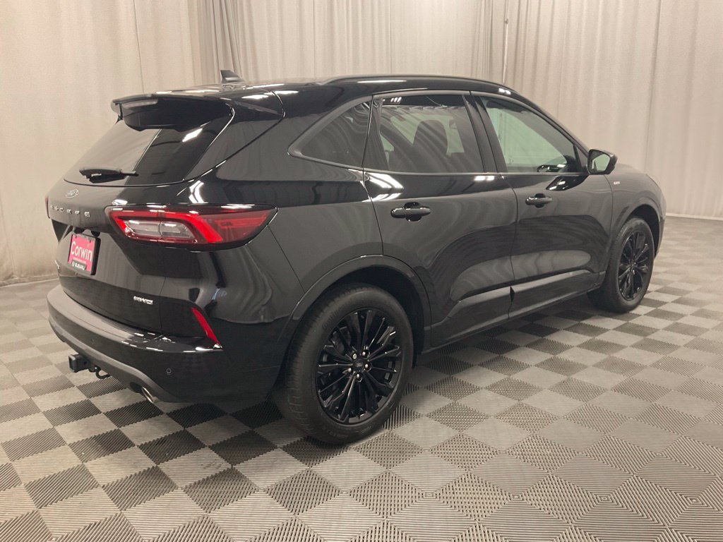 Used 2025 Ford Escape ST-Line Elite w/ Premium Technology Package AWD/4WD image 2