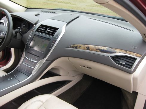 Used 2016 Lincoln MKZ Hybrid With Sunroof w/ Equipment Group 600A Reserve image 33