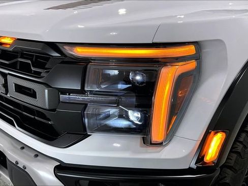 Used 2025 Ford F150 Raptor AWD/4WD image 34