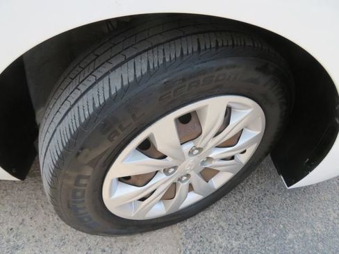 Used 2020 Hyundai Accent SE FWD image 12