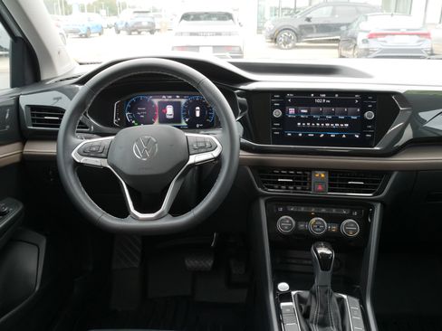 Used 2022 Volkswagen Taos SEL image 20