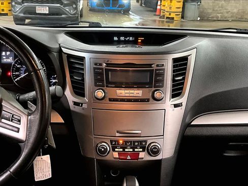Used 2012 Subaru Outback 2.5i Premium image 6
