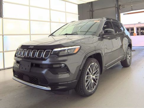 Used 2022 Jeep Compass Limited w/ Elite Group AWD/4WD image 2