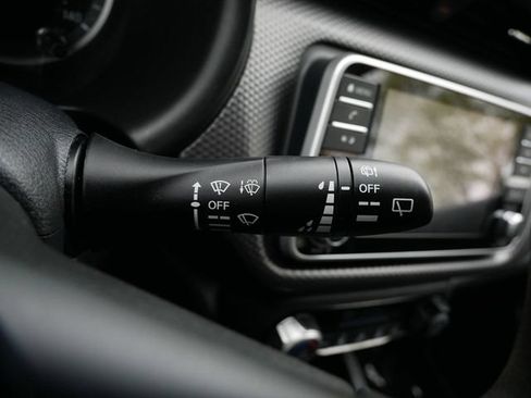 Used 2019 Nissan Kicks SV FWD image 26