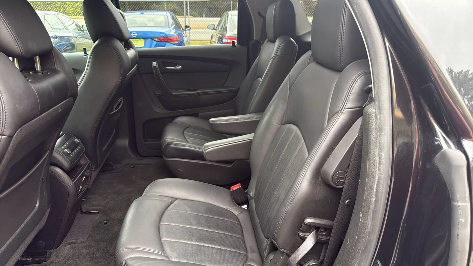 Used 2011 GMC Acadia Denali FWD image 19