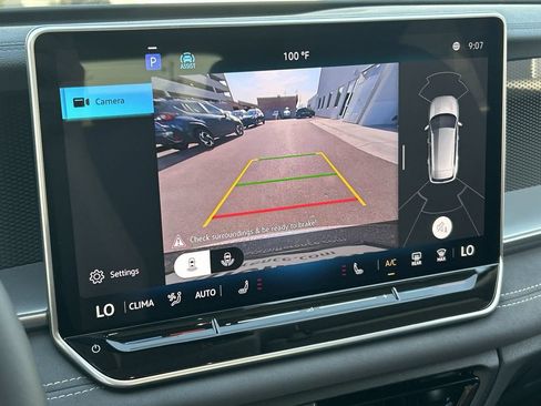 New 2026 Volkswagen Tiguan SE FWD image 23