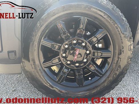 Used 2025 GMC Sierra 2500 AT4 w/ AT4 Premium Plus Package AWD/4WD image 2