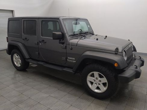 Used 2018 Jeep Wrangler Unlimited Sport S AWD/4WD image 11