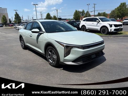 New 2026 Kia K4 FWD image 5