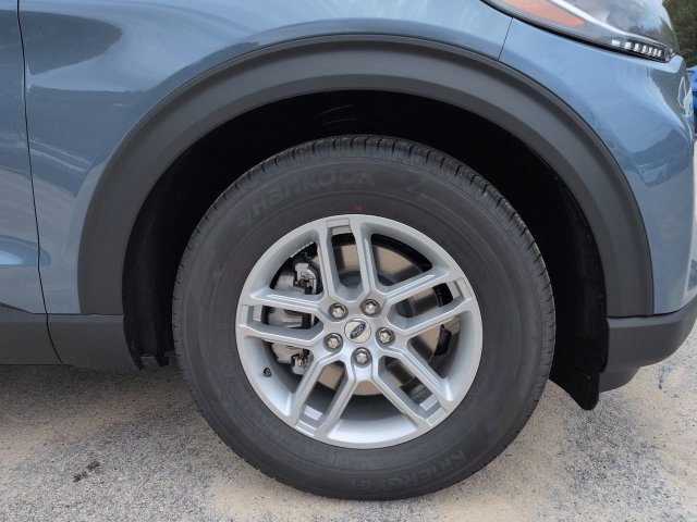 New 2026 Ford Explorer Active RWD image 10