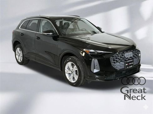 Certified 2025 Audi Q5 Premium w/ Convenience Package image 11