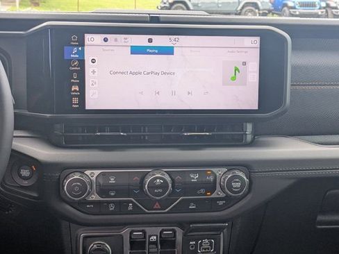 New 2025 Jeep Gladiator Mojave image 16