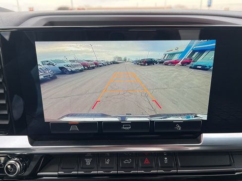 Used 2024 GMC Sierra 3500 SLE w/ SLE Convenience Package image 16