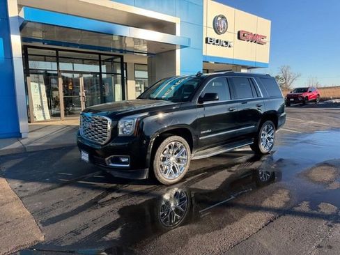 Used 2020 GMC Yukon Denali image 2
