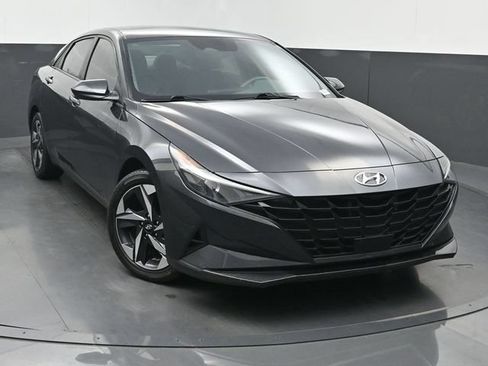 Used 2023 Hyundai Elantra SEL w/ Convenience Package FWD image 1