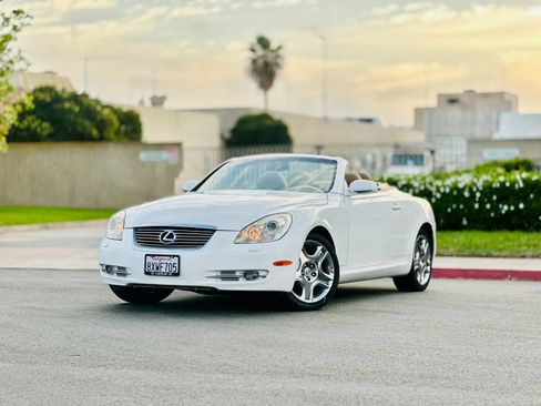 Used 2007 Lexus SC 430 Convertible RWD image 2