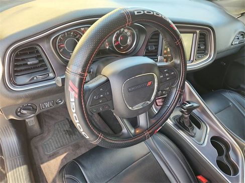 Used 2015 Dodge Challenger SXT w/ Driver Convenience Group image 18
