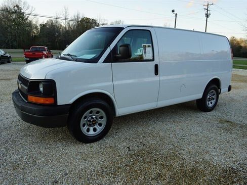 Used 2010 Chevrolet Express 1500 RWD image 7